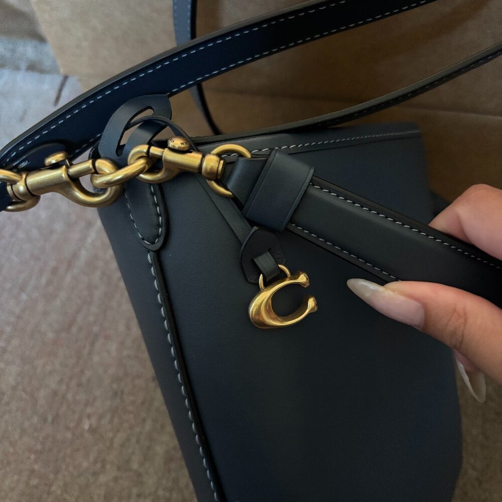 Coach Dakota Bucket Bag 16